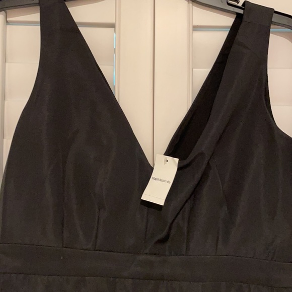 Gap women’s maternity dress - size 2 - Picture 3 of 3